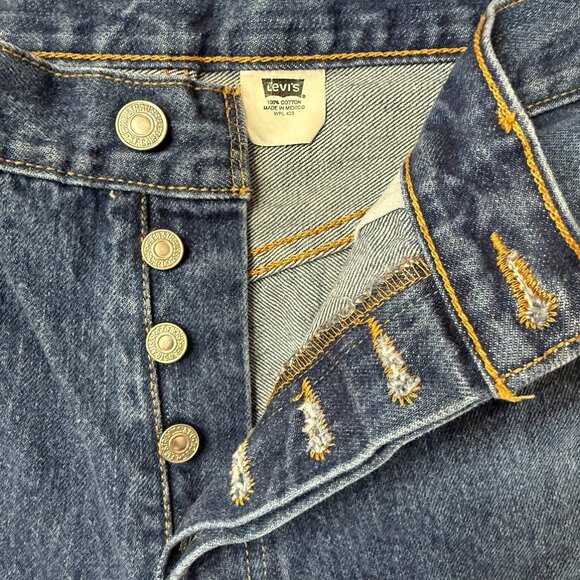 Vintage Levi’s 501 Jeans W33 L32 Medium Wash Button Fly Straight Leg - Picture 7 of 8